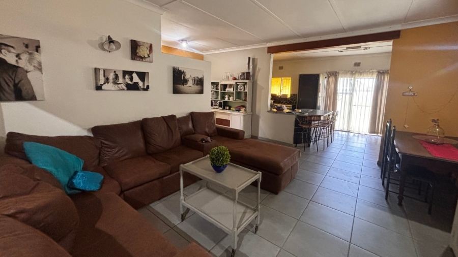 4 Bedroom Property for Sale in Flamwood North West